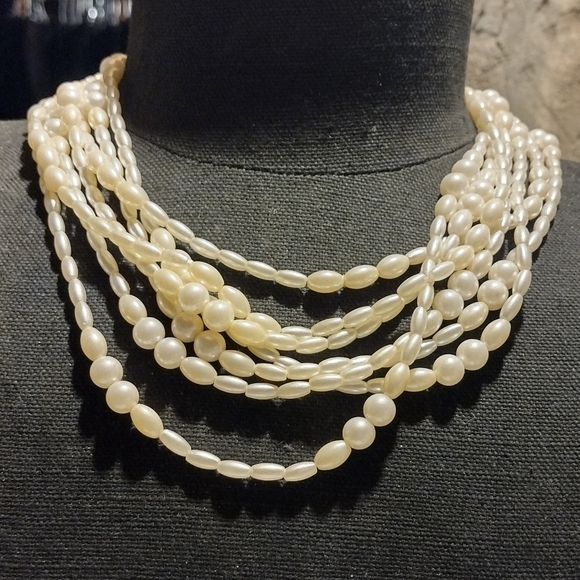 Multi strand and size pearl necklace - Picture 8 of 16